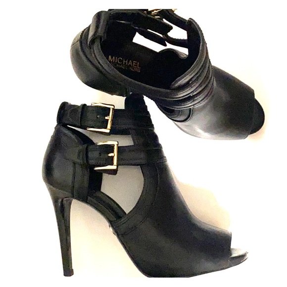 Michael Kors Shoes - Michael Kors black leather heels